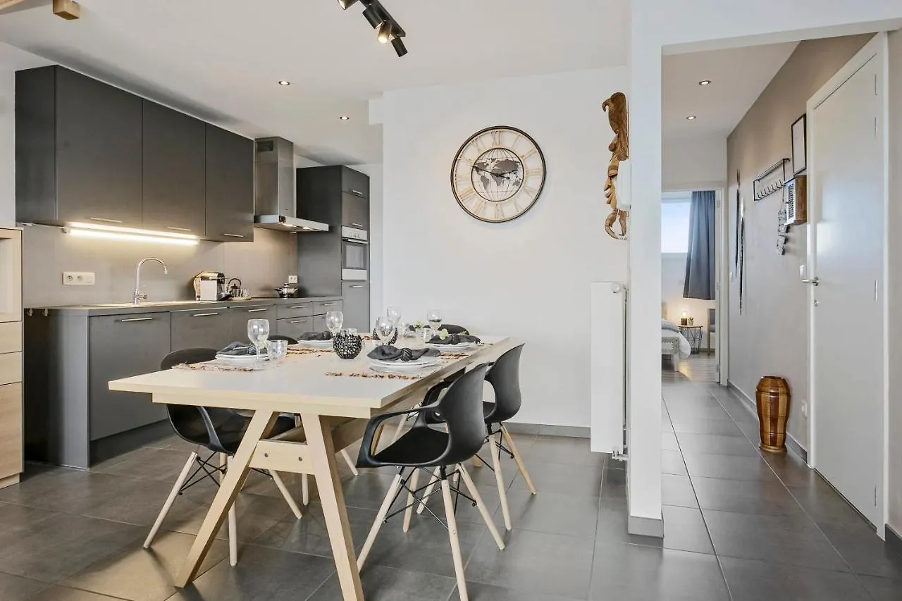 Unique 3-Bedroom Apartment With Parking In The Heart Of Oostende Bélgica