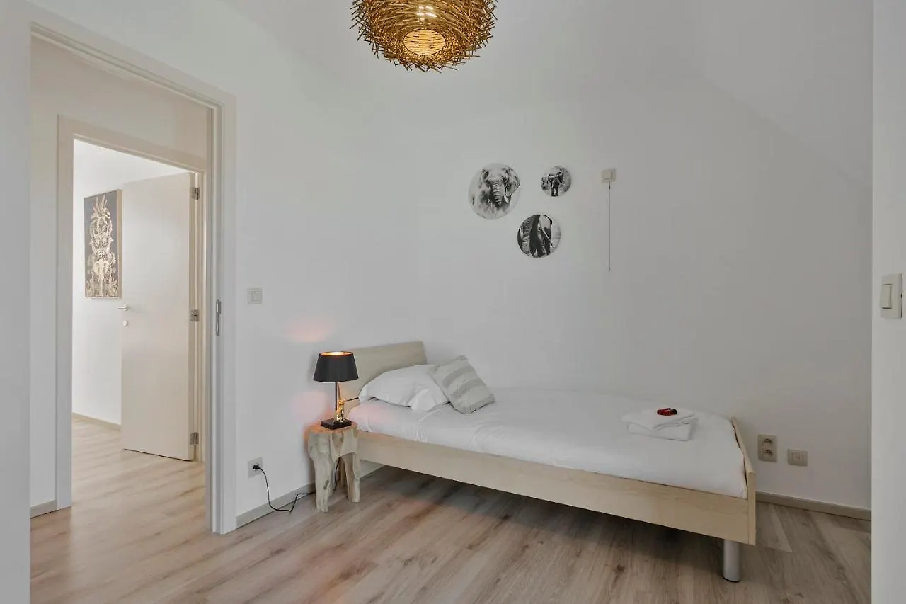 Unique 3-Bedroom Apartment With Parking In The Heart Of Oostende 0*, Ostend Bélgica
